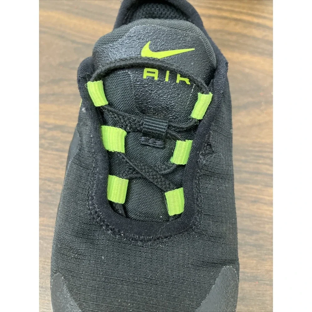 Nike Air Max Motion Black/ Green Baby Toddler Size 7C Slip On